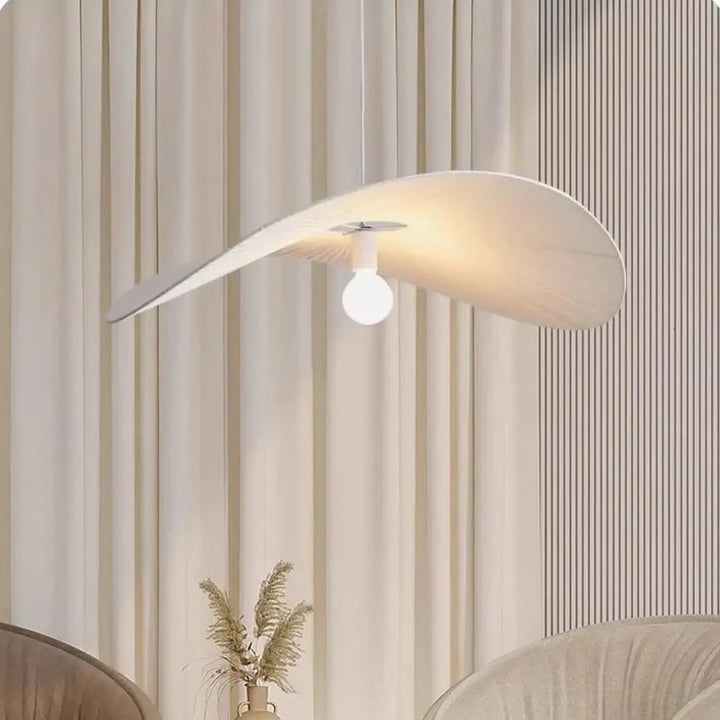 Suspension design organique blanche sculptural élégant