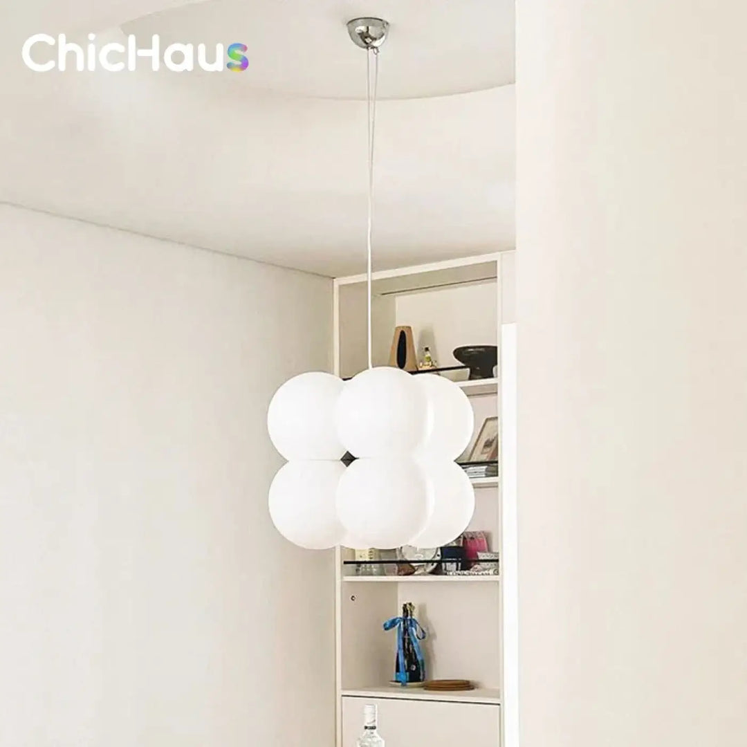 Suspension luminaire design en pe blanc et métal