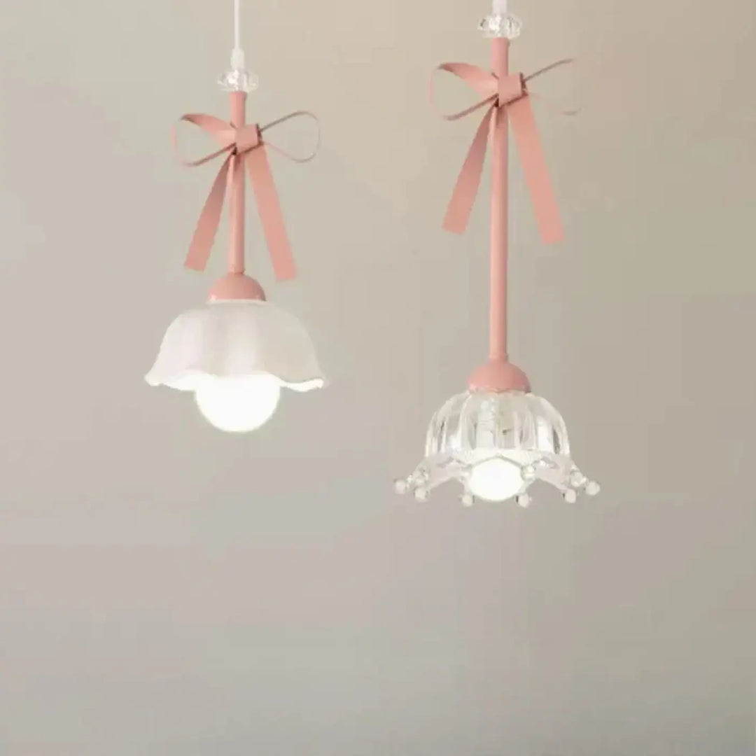 Suspension luminaire avec rubans roses et verre design