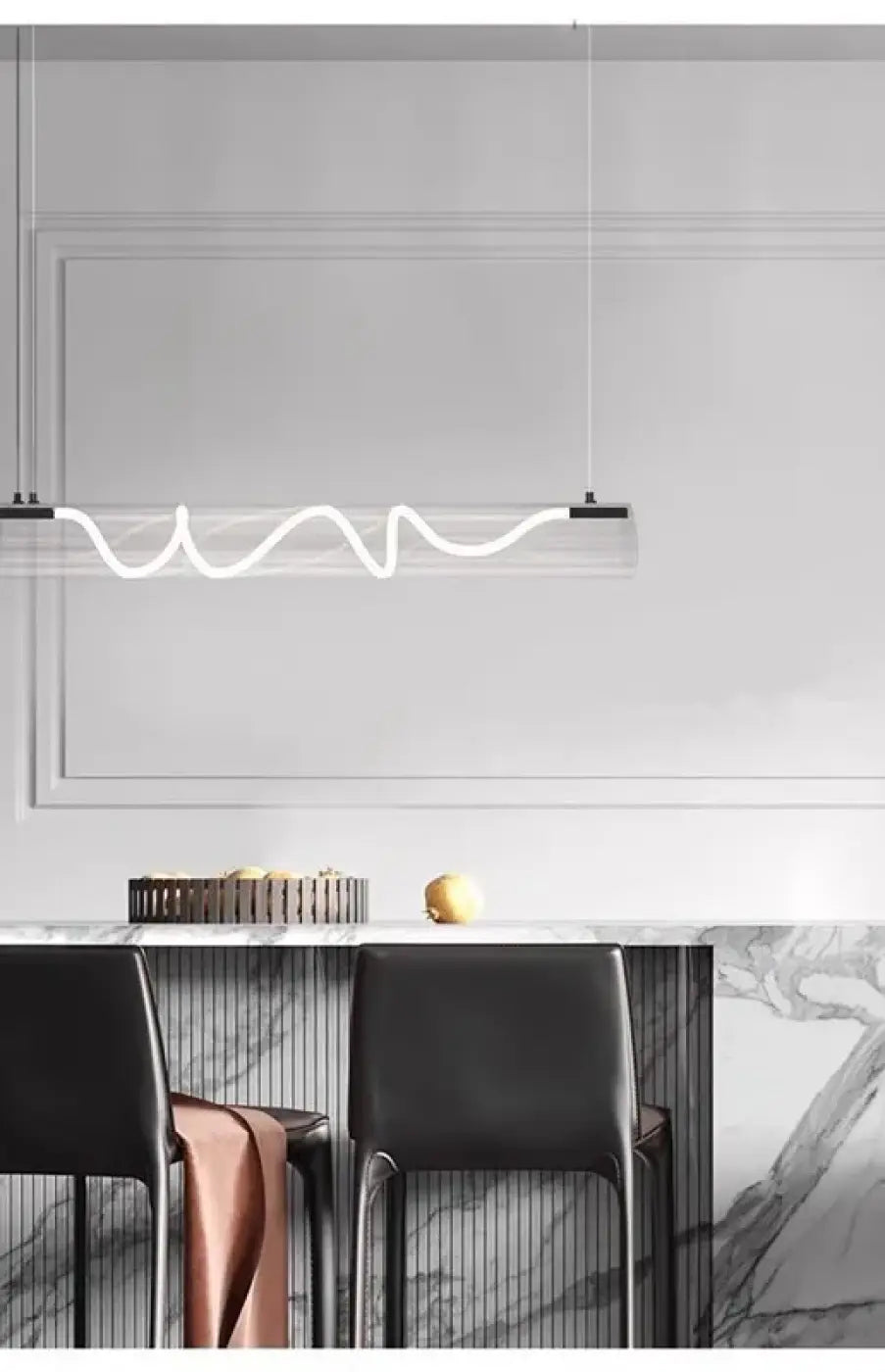 Suspension luminaire design tube en verre et LED torsadée

