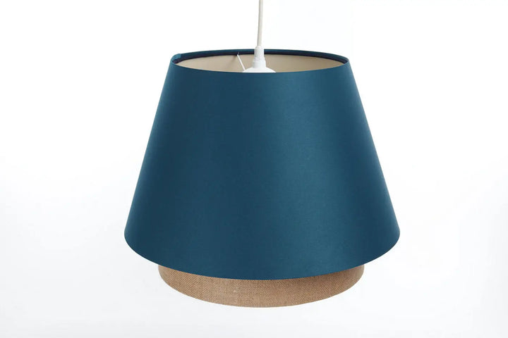 Suspension luminaire sensei avec abat-jour en tissu bleu marine et base beige texturée design turquoise élégant