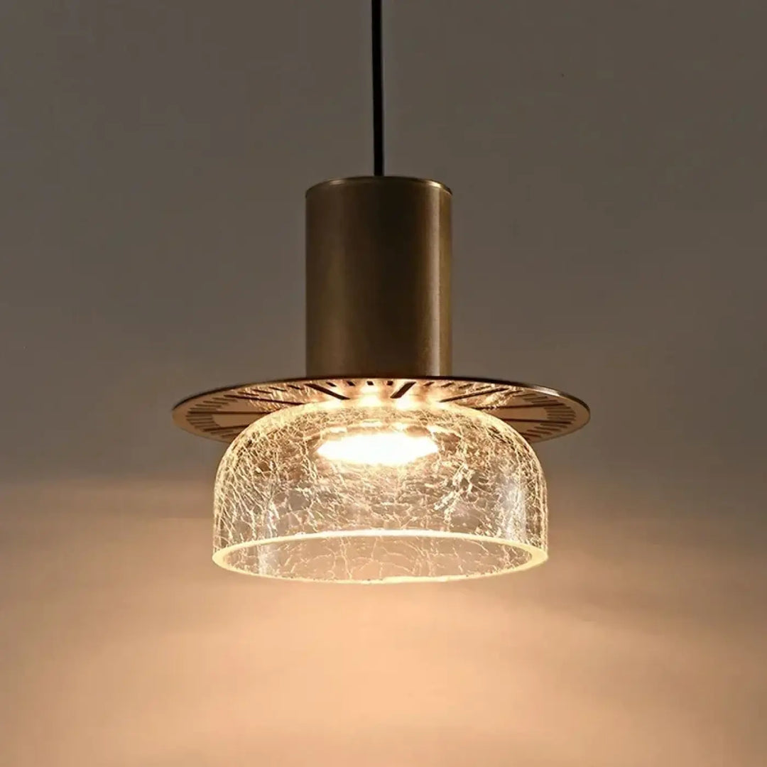 Suspension luminaire design en verre texturé et métal doré moderne