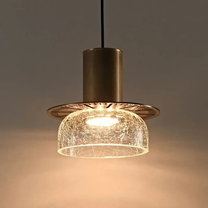 Suspension luminaire design en verre texturé et métal doré moderne