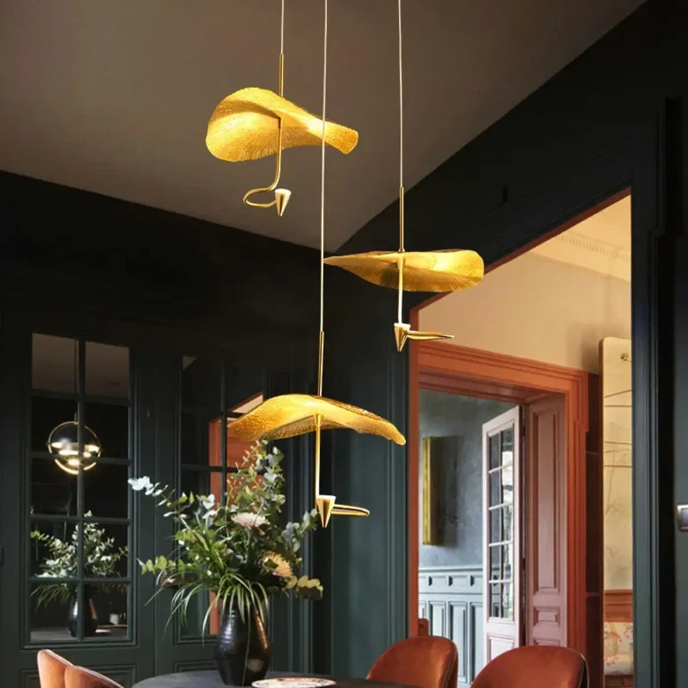 Suspension luminaire doré au design original pour salle à manger