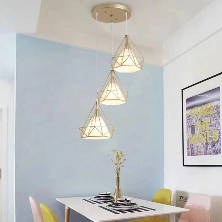 Suspension Luminaire Dorée En Forme De Diamant Moderne