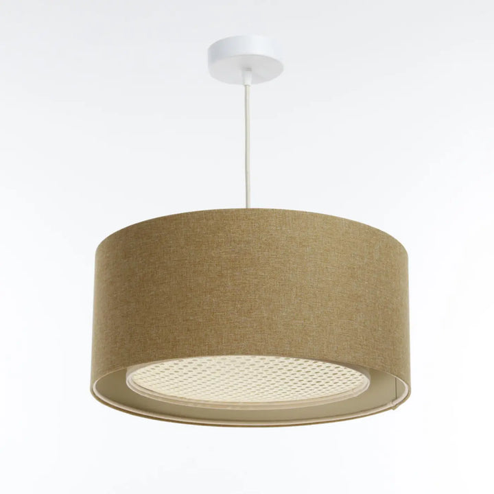 Suspension luminaire écru duo boho élégant avec abat-jour cylindrique en tissu texturé beige et diffuseur en maille blanche