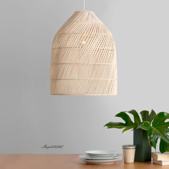 Suspension luminaire élégante en osier tressé façon lanterne

