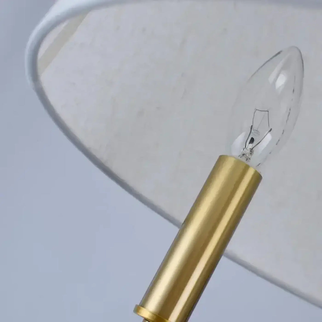 Suspension luminaire winfordo avec ampoule style bougie claire et base cylindrique couleur laiton pour salle à manger élégante