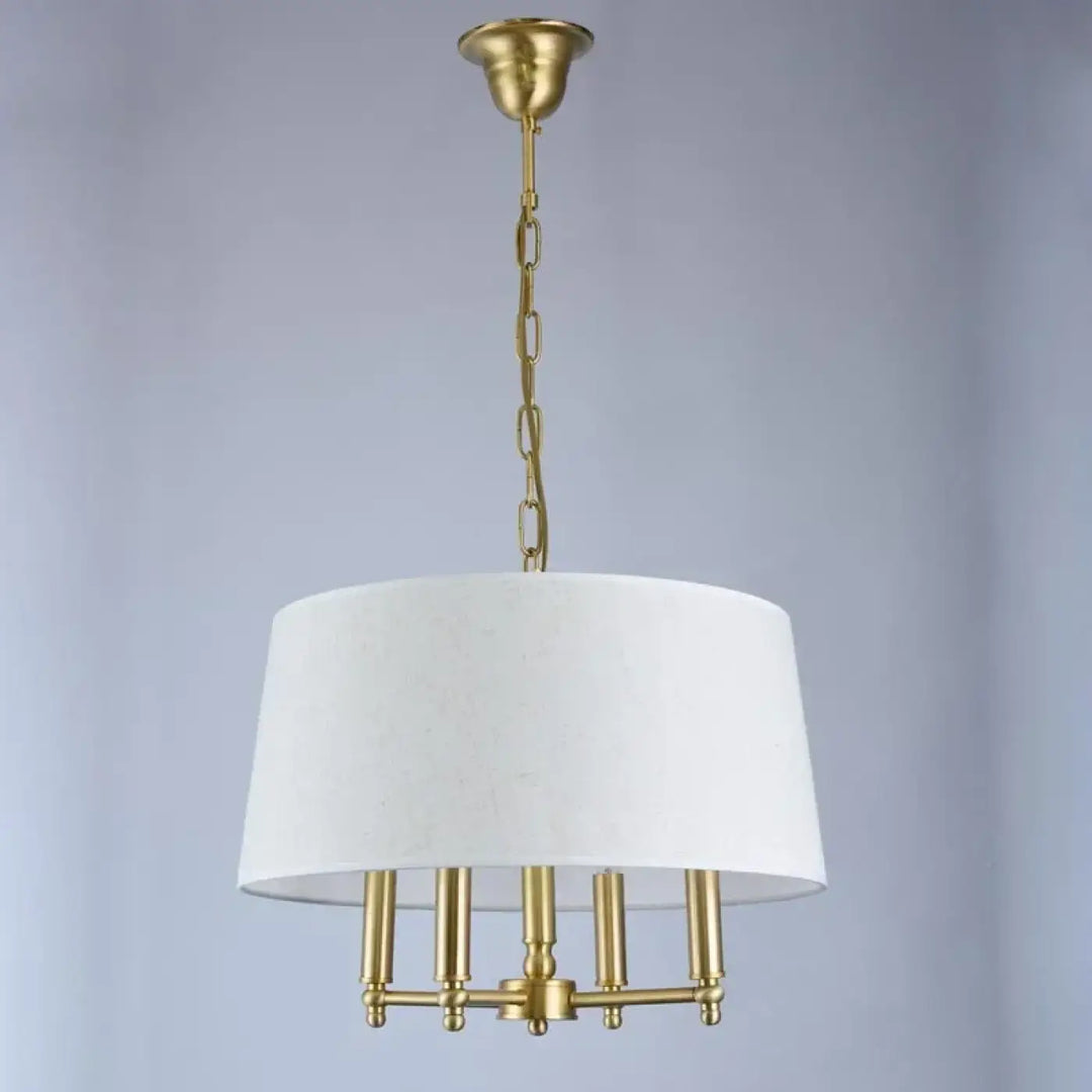 Suspension luminaire winfordo en laiton avec abat-jour en tissu blanc et cinq bras candélabres pour salle à manger élégante