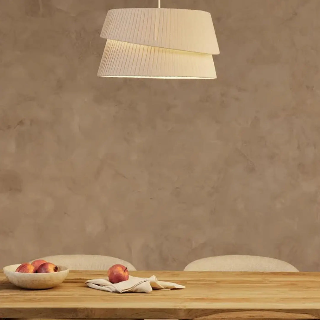 Suspension luminaire élégante en tissu beige pour salon moderne
