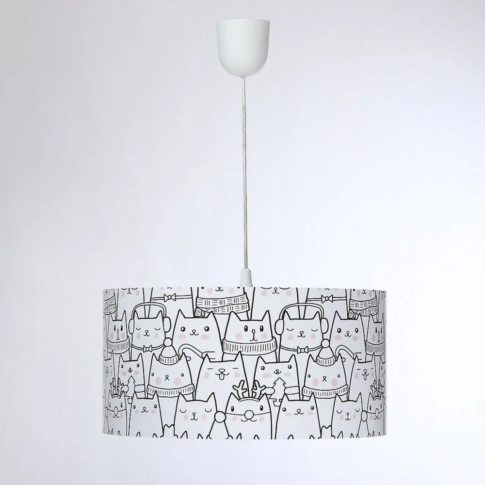 Suspension luminaire enfant blanc avec abat-jour cylindrique motifs chats dessinés en tenues confortables