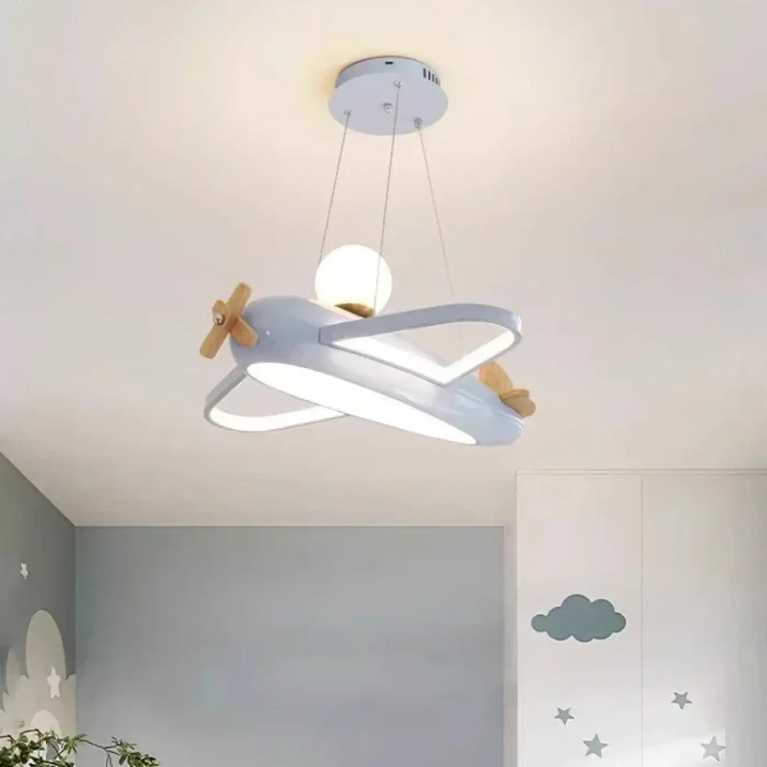 Suspension luminaire enfant avion bleu clair avec hélices en bois et led blanc pour chambre d’enfant avivi