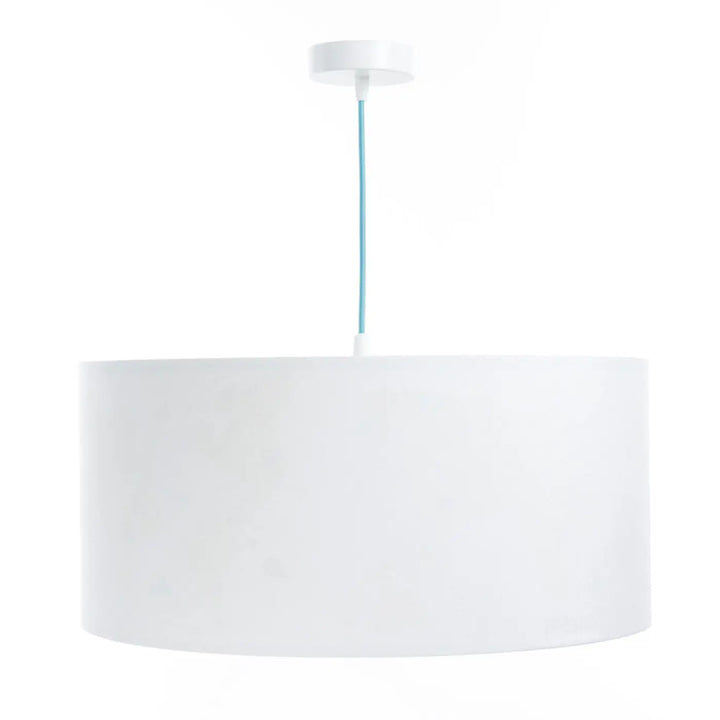 Suspension luminaire enfant avec abat-jour cylindrique blanc en tissu mat et cordon bleu clair pour luminaire enfant