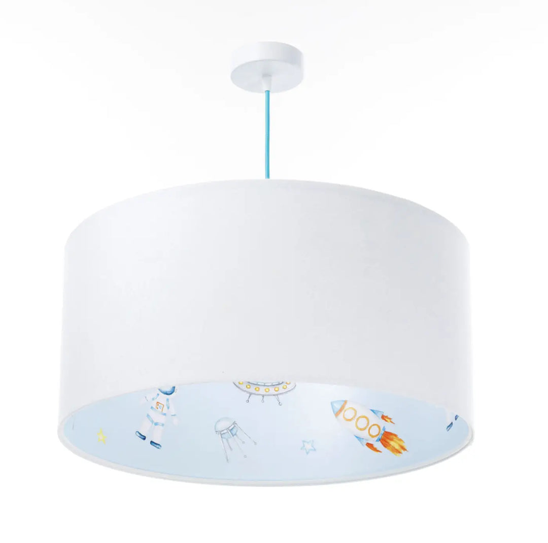 Suspension luminaire enfant blanche cylindrique avec motif spatial ludique astronautes fusées et ovnis intérieur