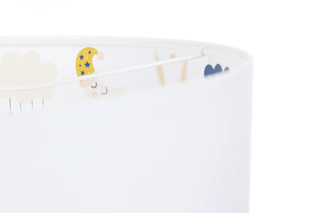Suspension luminaire enfant blanc avec illustrations pastel dun agneau endormi pour aux cygnes poétiques