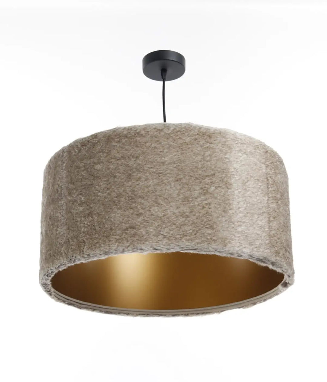 Suspension luminaire bear light en fausse fourrure beige avec intérieur doré et fixation plafond noire