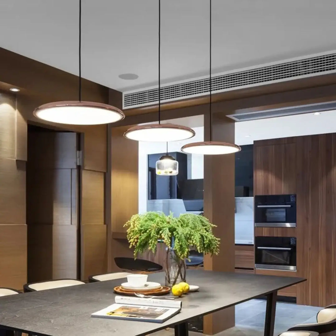 Suspension luminaire fine avec teinte colorée pour cuisine moderne

