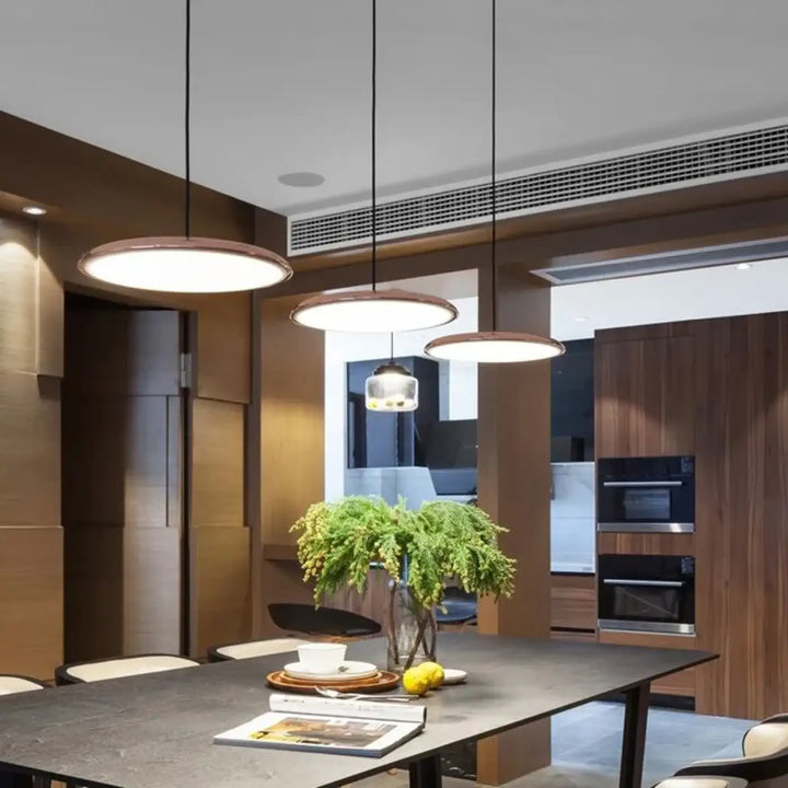 Suspension luminaire fine avec teinte colorée pour cuisine moderne

