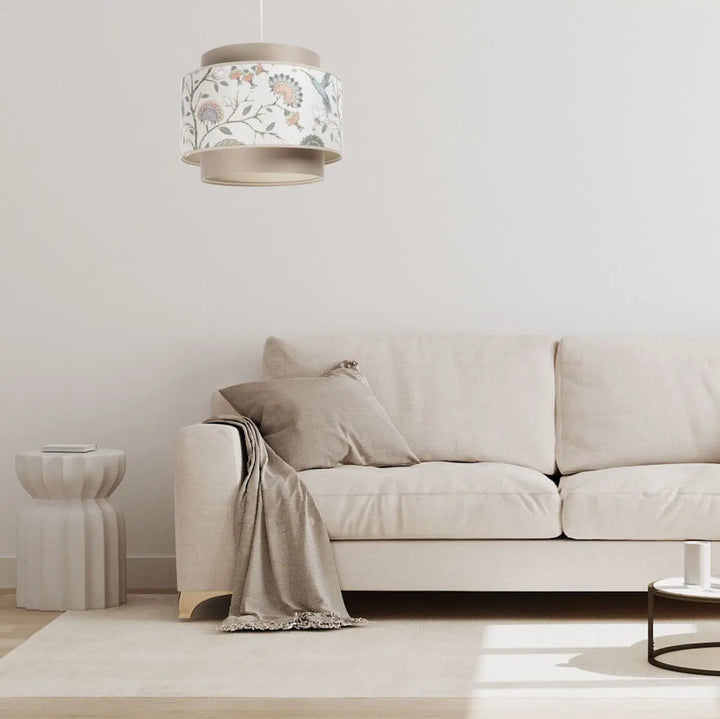Suspension luminaire doblo avec abat-jour en tissu beige crème à motif fleurie beige délicat et accents métalliques