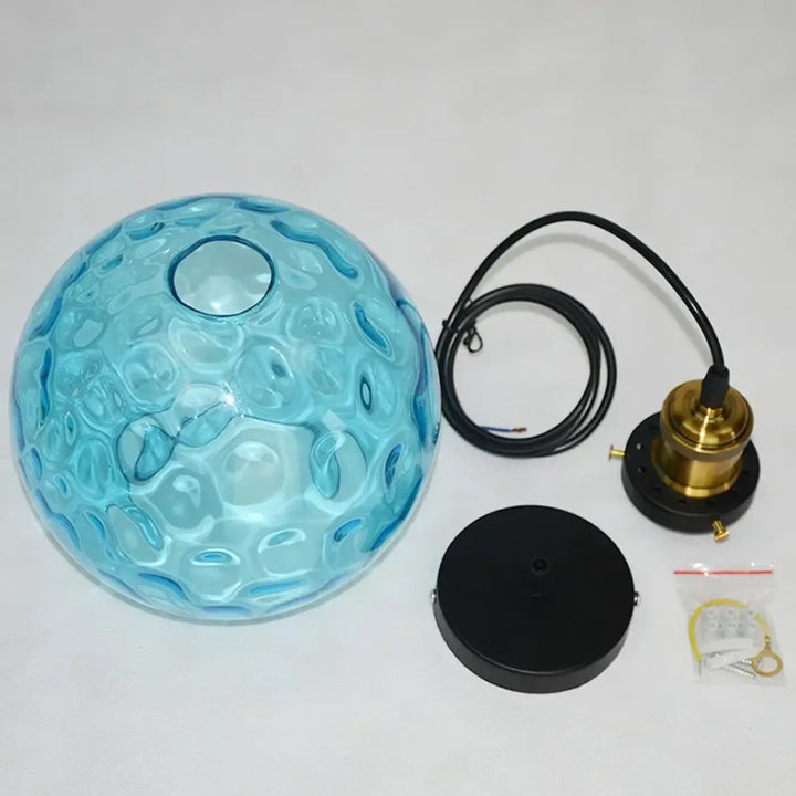 Suspension luminaire glassio en verre bleu clair translucide avec surface texturée à bulles pour une ambiance chaleureuse