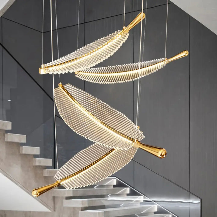 Suspension luminaire en forme de plume cristal et doré élégant