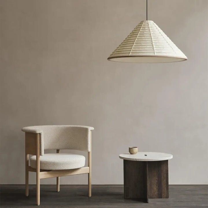 Suspension luminaire en forme de pyramide blanche design originale

