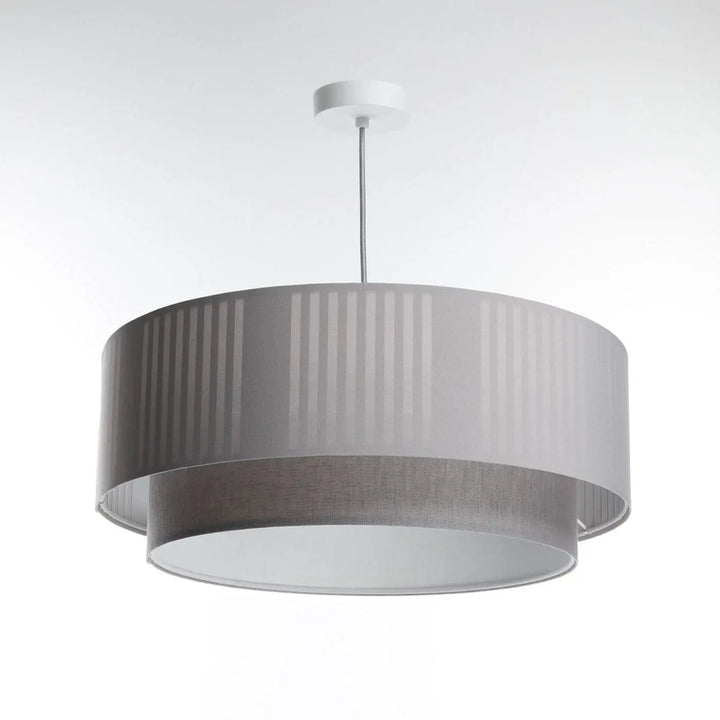 Suspension luminaire grise moderne avec abat-jour en tissu nervuré à deux niveaux et fixation de plafond blanche élégante