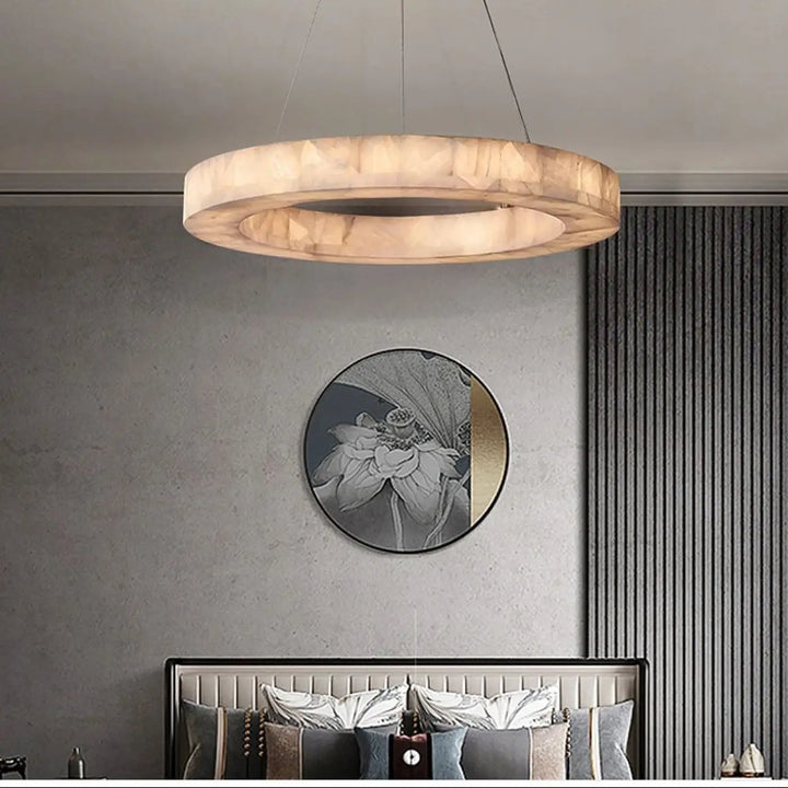 Suspension luminaire sylia avec finition translucide marbrée chaleureuse ampoules sont-elles incluses