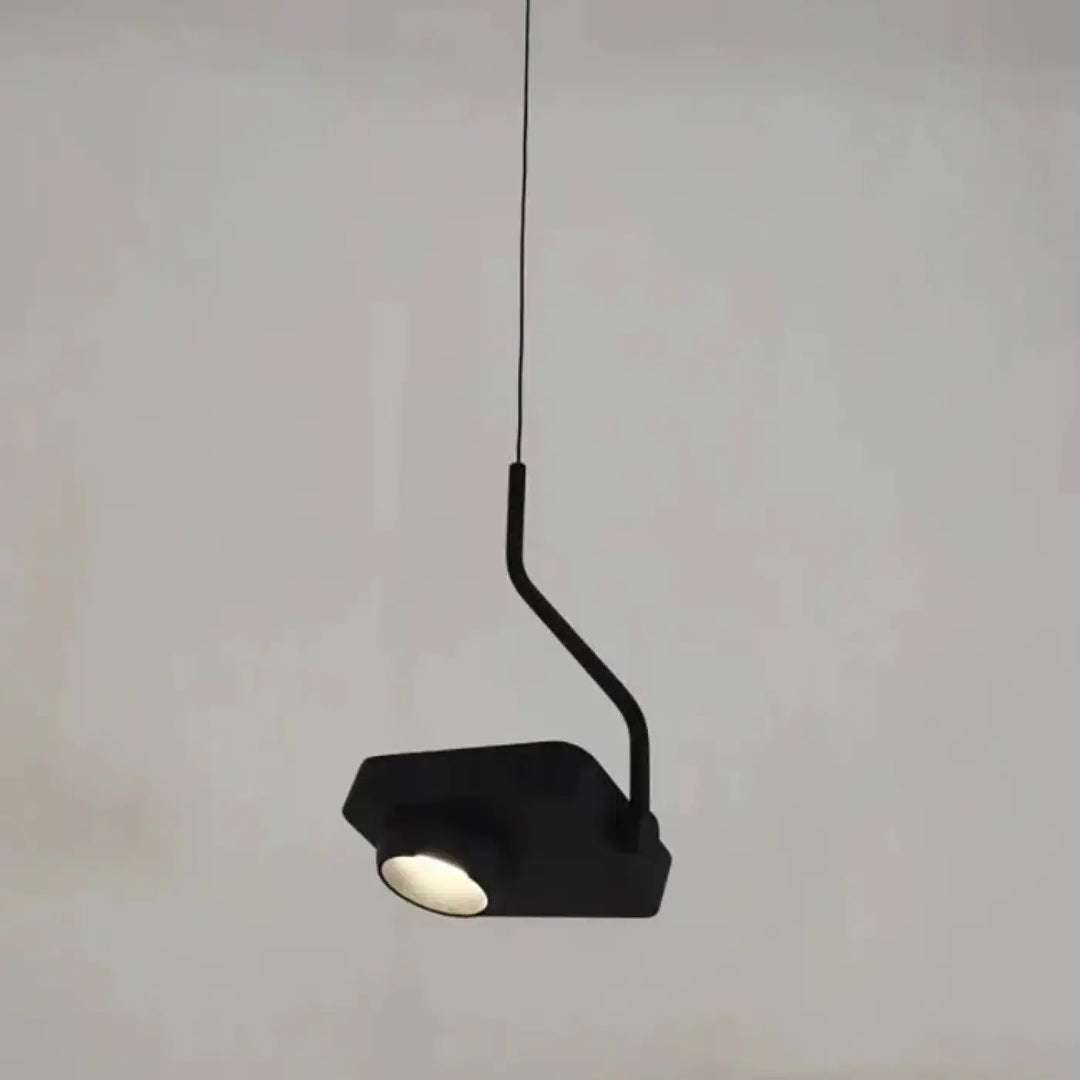 Suspension luminaire quadra noir minimaliste avec bras courbé et design angulaire pour une lumière ciblée optimale