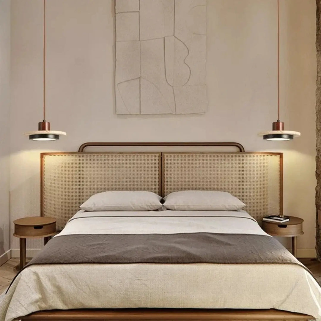 Suspension luminaire en marbre et bois naturel au design épuré