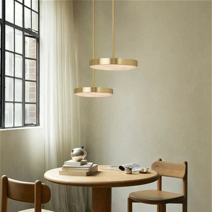 Suspension luminaire en métal avec lampe en marbre design