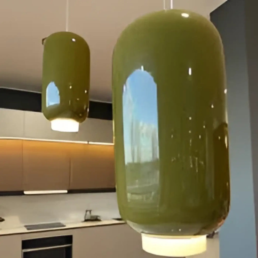Suspension luminaire minimaliste olmo olive verte cylindrique avec abat-jour en verre dépoli et finition brillante