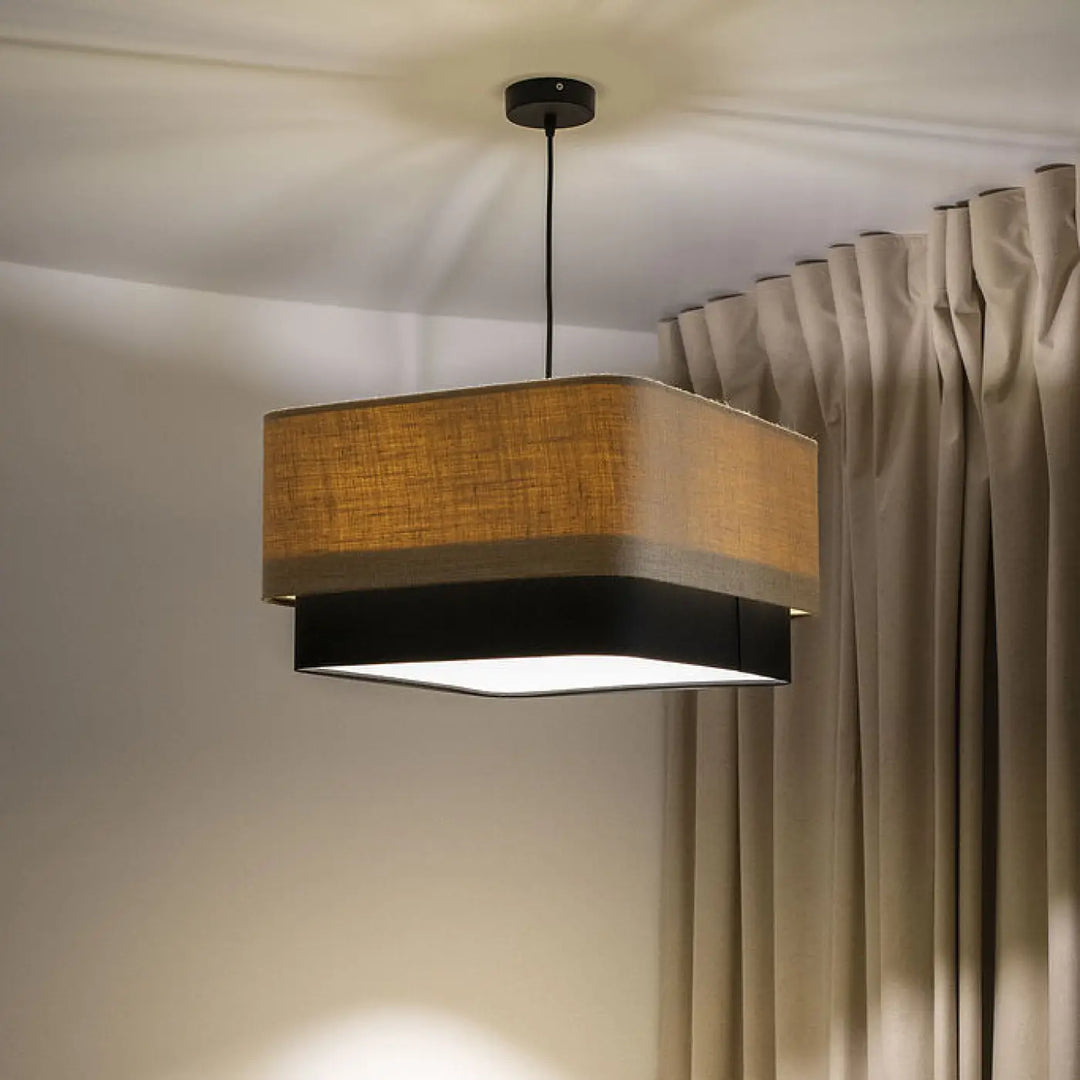 Suspension luminaire moderne kwadro duo beige avec abat-jour en fibre naturelle tressée et cadre en métal noir
