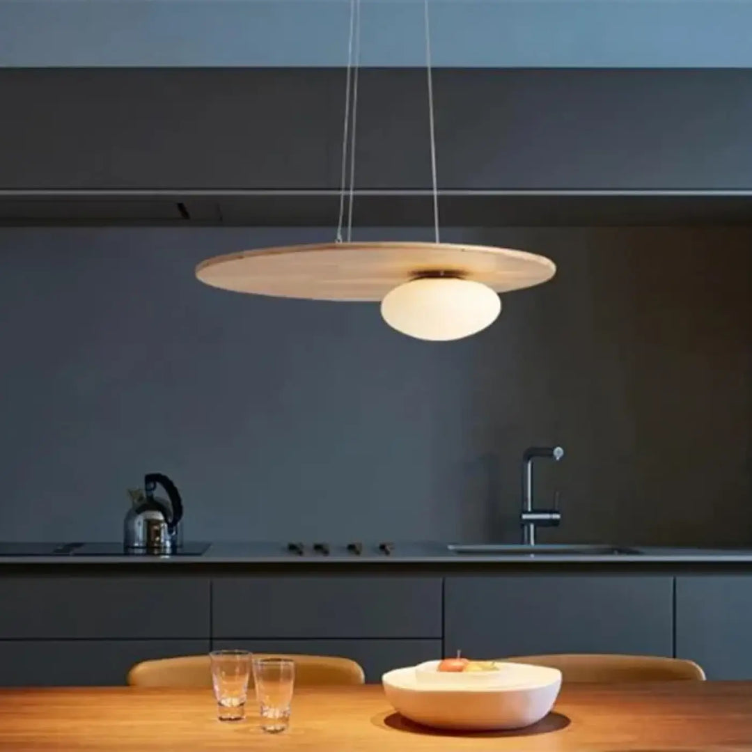Suspension luminaire moderne en bois au style épuré naturel
