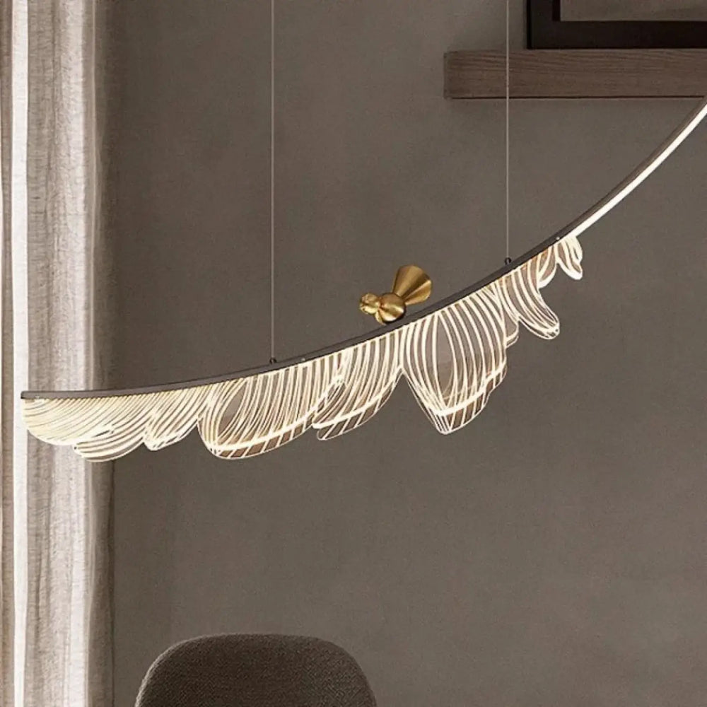 Suspension luminaire moderne jian avec cadre noir courbé et fils blancs délicats imitant des plumes