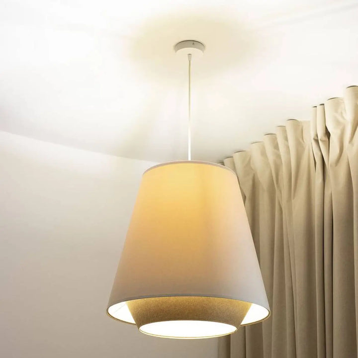 Suspension luminaire doblo crème marron avec abat-jour en tissu beige et finition intérieure dorée moderne
