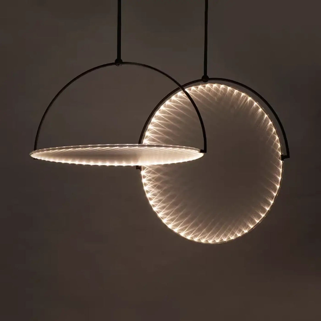 Suspension luminaire moderne design sculptural cercle noir

