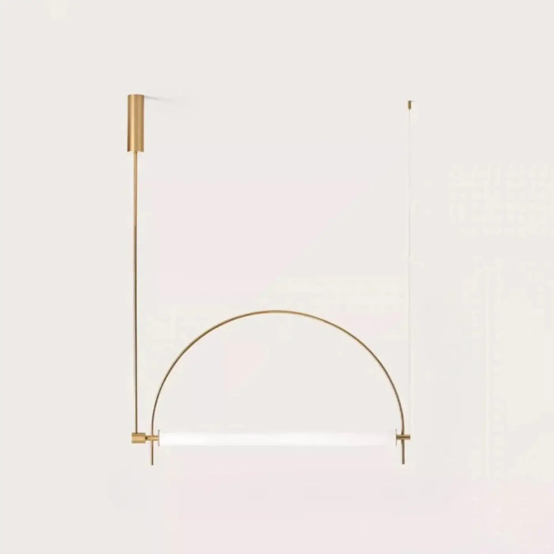 Suspension luminaire arcior en métal doré minimaliste avec bras courbé et barre lumineuse blanche translucide