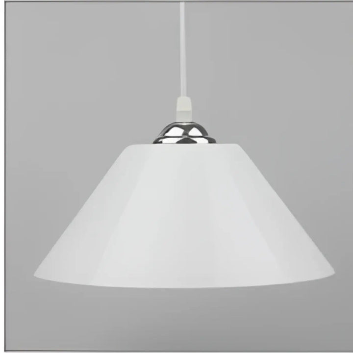 Suspension luminaire delta forme conique en verre translucide blanc avec fixation chrome pour décoration intérieure