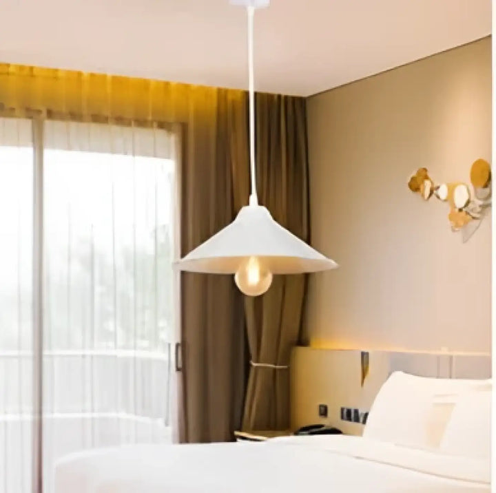 Suspension luminaire temari conique blanc avec ampoule ton chaud pour un design élégant et luminaire moderne