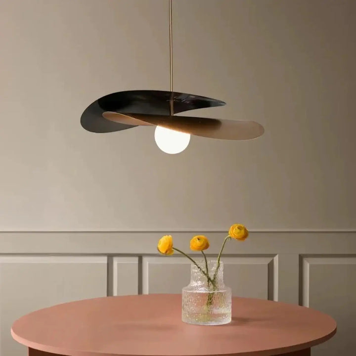 Suspension luminaire moderne noir et laiton minimaliste chic