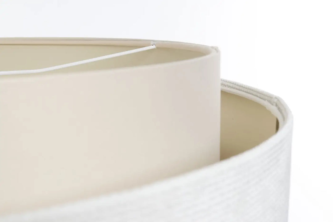 Suspension luminaire doblo classic avec abat-jour en tissu crème à finition subtilement texturée suspension luminaire moderne
