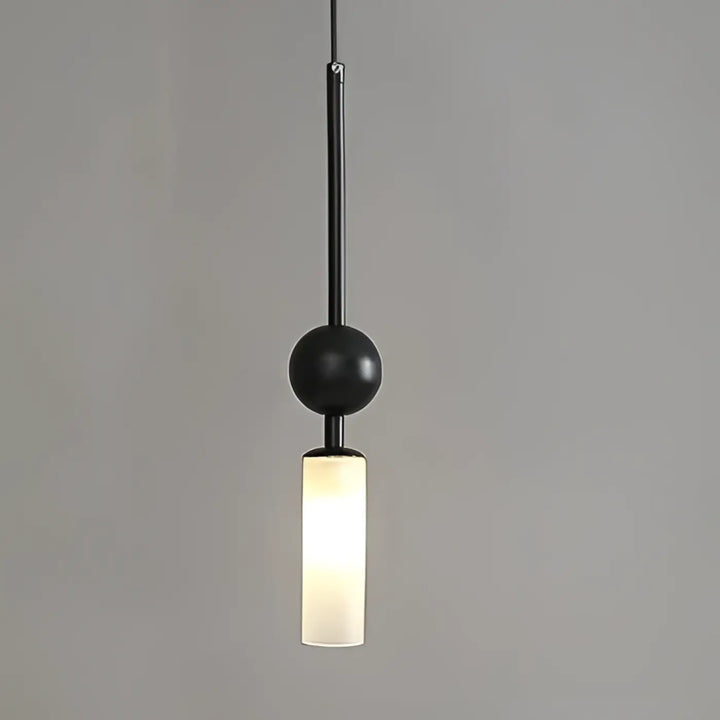 Suspension luminaire krysta avec boule métallique noire et diffuseur cylindrique en verre dépoli