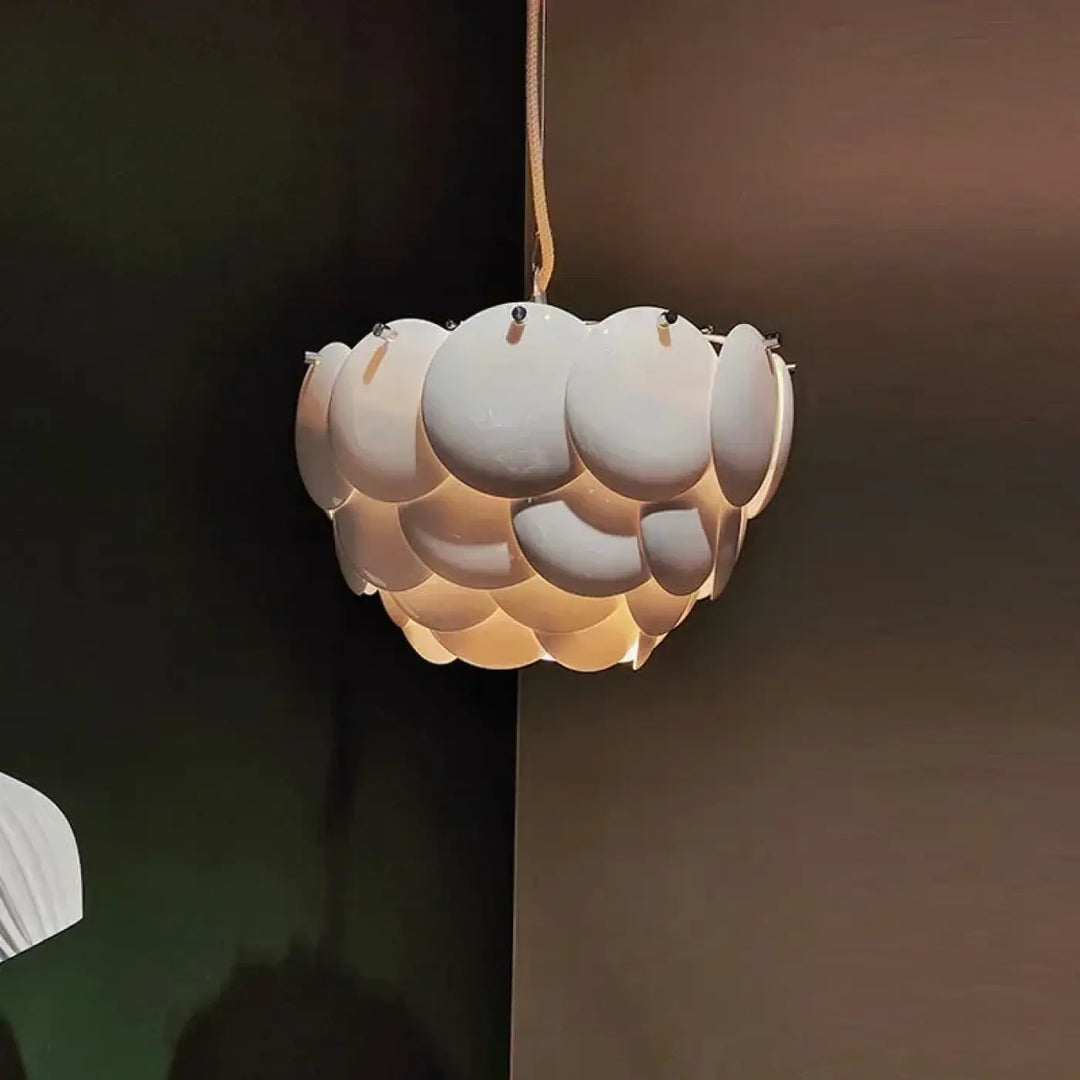 Suspension luminaire moderne en verre blanc sculpté élégant