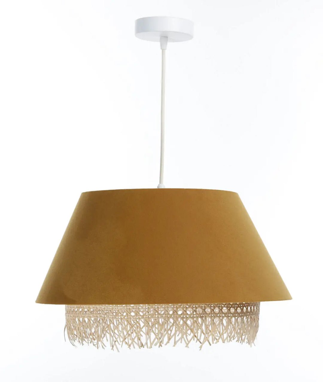 Suspension luminaire moutarde en velours avec détail en macramé crème pour décoration intérieure élégante