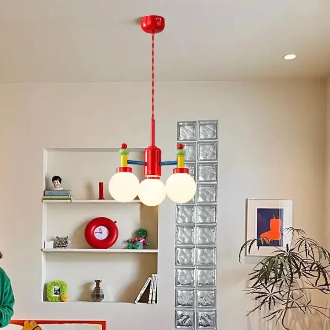 Suspension luminaire isaali rouge vif avec trois globes en verre dépoli et accents cylindriques colorés 90-260v