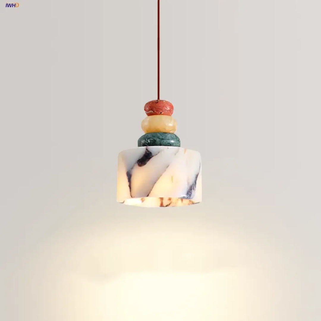 Suspension luminaire noir et blanc avec 3 boules colorées