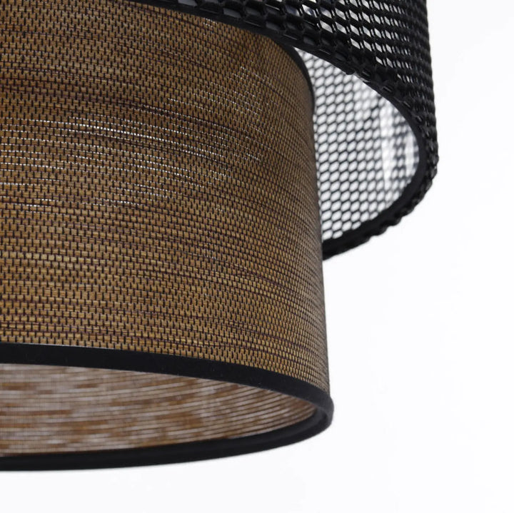 Suspension luminaire doblo marron avec abat-jour cylindrique en matière naturelle tissée et accents en maille noir