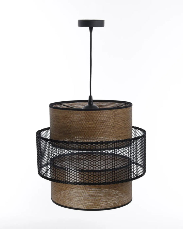 Suspension luminaire noir doblo avec abat-jour en rotin tressé marron et maille métallique noire