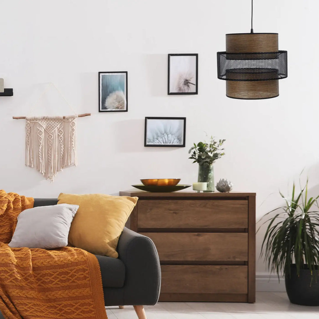 Suspension luminaire doblo marron noir avec design moderne en bois tressé et mesh noir pour intérieur contemporain